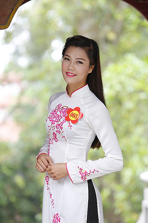 Người đẹp tạo dáng trên đỉnh núi Tây Thiên - ảnh 16