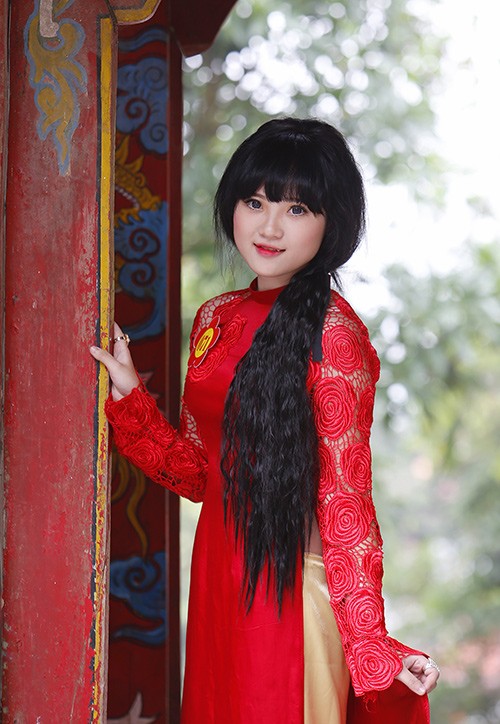 Người đẹp tạo dáng trên đỉnh núi Tây Thiên - ảnh 17