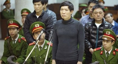 Sếp lớn 'bắt tay' giang hồ: Tiền - tình xử bằng dao súng - ảnh 3