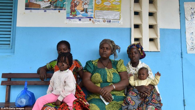 Dịch Ebola còn kéo dài ít nhất 6 tháng nữa - ảnh 4