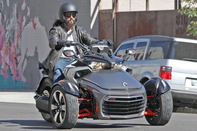 Mô tô Can-Am Spyder phiên bản mới lộ diện trên phố - ảnh 1