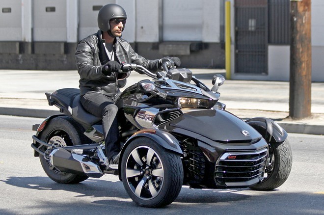 Mô tô Can-Am Spyder phiên bản mới lộ diện trên phố - ảnh 4