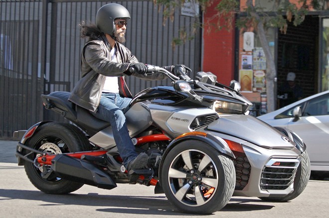 Mô tô Can-Am Spyder phiên bản mới lộ diện trên phố - ảnh 5