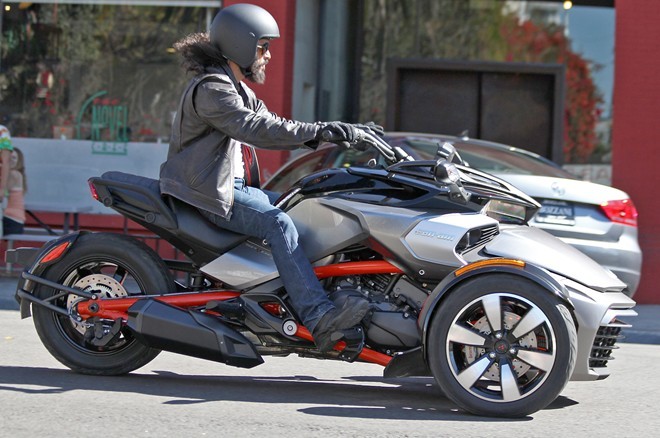 Mô tô Can-Am Spyder phiên bản mới lộ diện trên phố - ảnh 6
