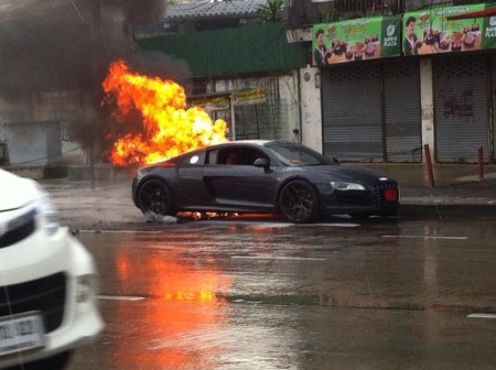 Hoảng hồn chứng kiến Audi R8 cháy rụi tại Thái Lan - ảnh 2