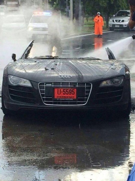 Hoảng hồn chứng kiến Audi R8 cháy rụi tại Thái Lan - ảnh 3