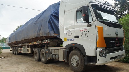 Bắt đoàn xe chở gỗ vượt hơn 300% tải trọng - ảnh 1