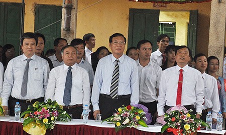 Khai giảng dưới mưa tầm tã đón bộ trưởng - ảnh 3