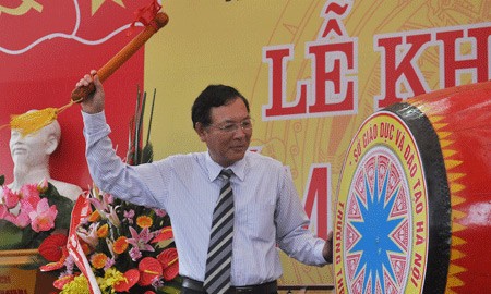 Khai giảng dưới mưa tầm tã đón bộ trưởng - ảnh 6