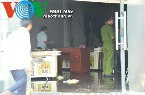 Khu trò chơi điện tử bất ngờ bốc cháy, một người bị ngạt khói - ảnh 1