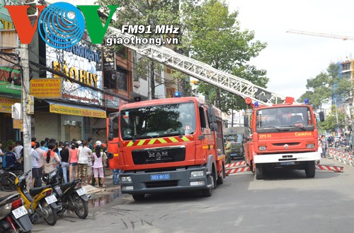 Khu trò chơi điện tử bất ngờ bốc cháy, một người bị ngạt khói - ảnh 3