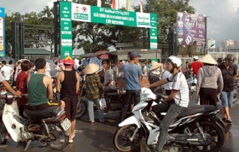 Kiếm 50 triệu/ngày nhờ buôn vé “chợ đen” xem trận chung kết U19 - ảnh 1