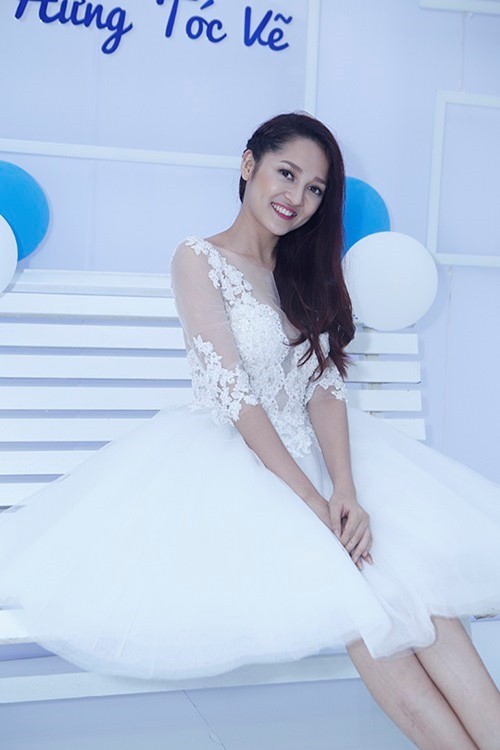 Bảo Anh mê mẩn style 'công chúa' - ảnh 9