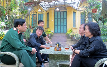 Bộ trưởng Quốc phòng dâng hương tưởng nhớ Tướng Giáp - ảnh 1