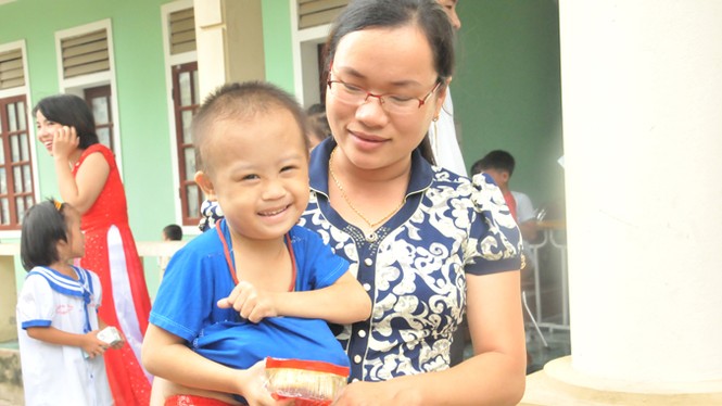 Ông giám đốc dành hết lương nuôi trẻ mồ côi - ảnh 2