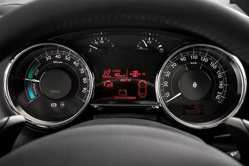 Ngắm cặp “lính mới” của thị trường ôtô Việt - ảnh 13