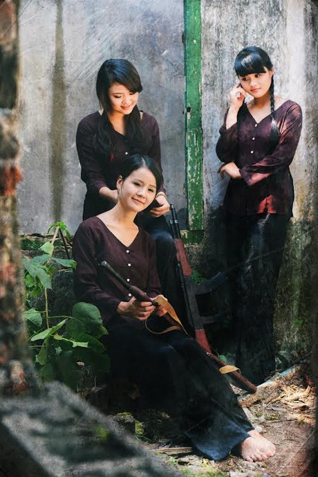 Nữ sinh hóa thân thành nữ dân quân xinh đẹp - ảnh 11
