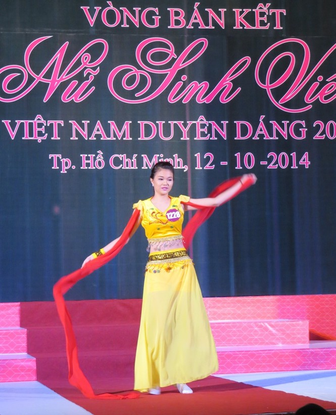 Tranh tài bán kết 'Nữ sinh duyên dáng' khu vực phía nam - ảnh 7