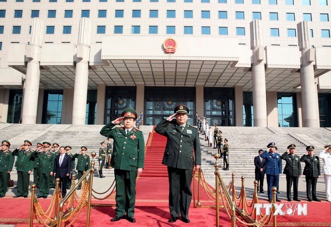 Bộ trưởng Phùng Quang Thanh hội kiến Phó Chủ tịch Quân ủy TW Trung Quốc - ảnh 2