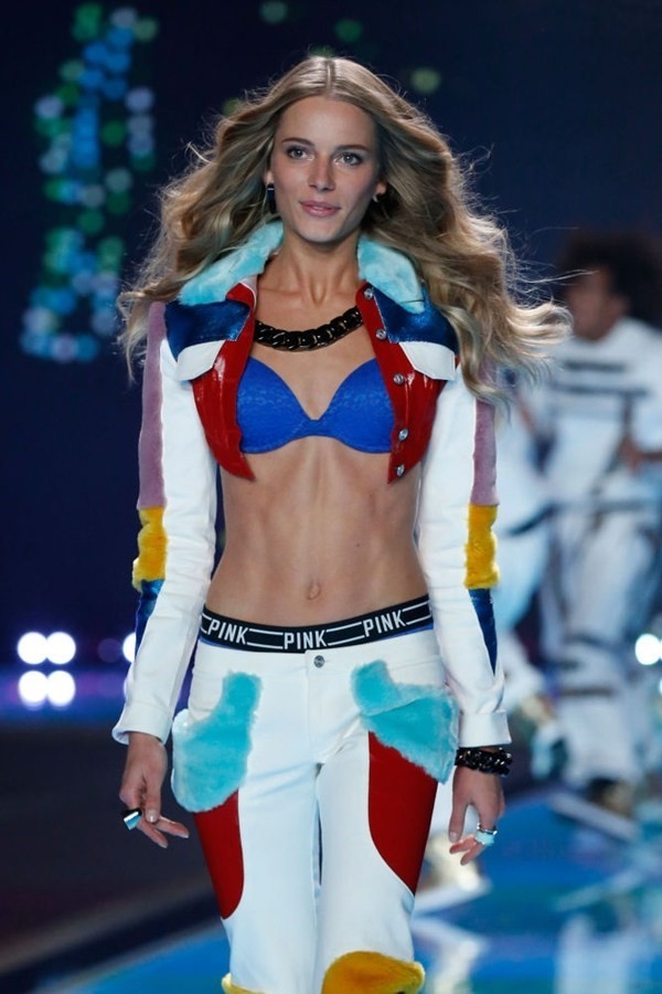 Làm đẹp theo cách của các “thiên thần Victoria's Secret“ - ảnh 17