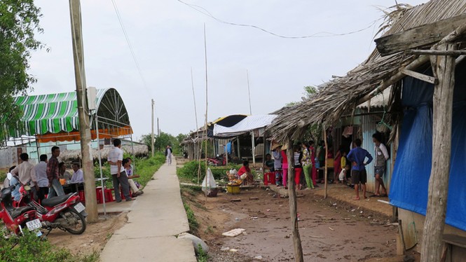 Bảy ngư dân vụ chìm tàu kinh hoàng xuất viện - ảnh 1
