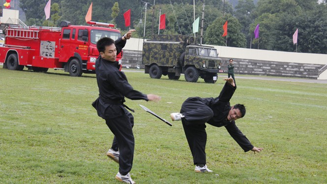 Trinh sát đặc nhiệm Quân khu 1 thi triển tuyệt kỹ - ảnh 6