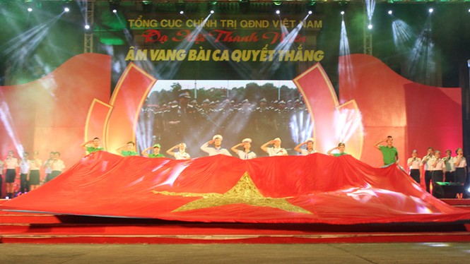 Dạ hội thanh niên “Âm vang bài ca quyết thắng” - ảnh 3