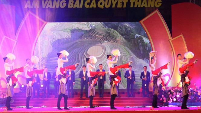 Dạ hội thanh niên “Âm vang bài ca quyết thắng” - ảnh 4