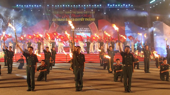 Dạ hội thanh niên “Âm vang bài ca quyết thắng” - ảnh 7
