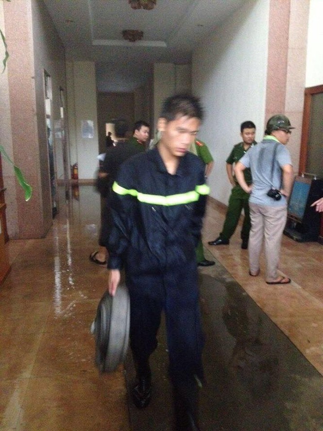 Hà Nội: Công ty hàng không bốc cháy ngùn ngụt giữa trời mưa to - ảnh 2