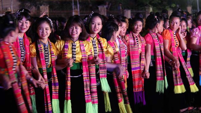 Lên Mường Lò xem múa xòe, trải nghiệm danh thắng ruộng bậc thang - ảnh 9