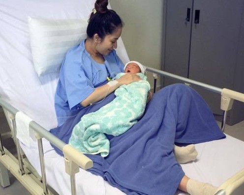 Những sao Việt sinh con muộn màng - ảnh 8