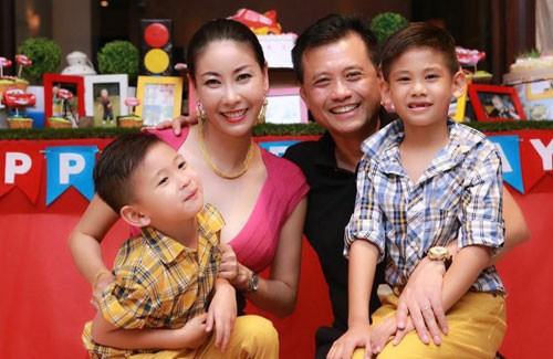 Những sao Việt sinh con muộn màng - ảnh 12