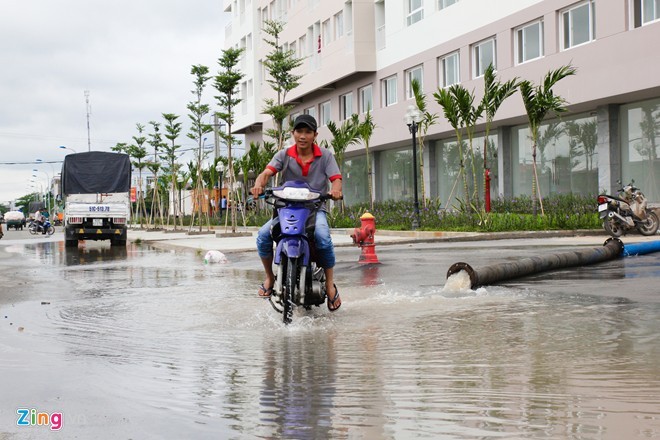 Chung cư Hàn Quốc ở Sài Gòn ngập nặng sau ba ngày mưa - ảnh 7