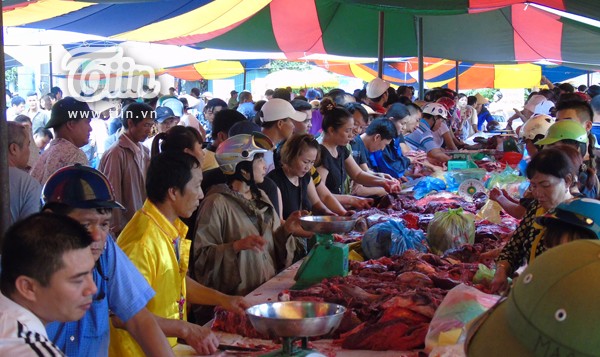 Thịt trâu chọi Đồ Sơn giá bạc triệu hút khách - ảnh 2