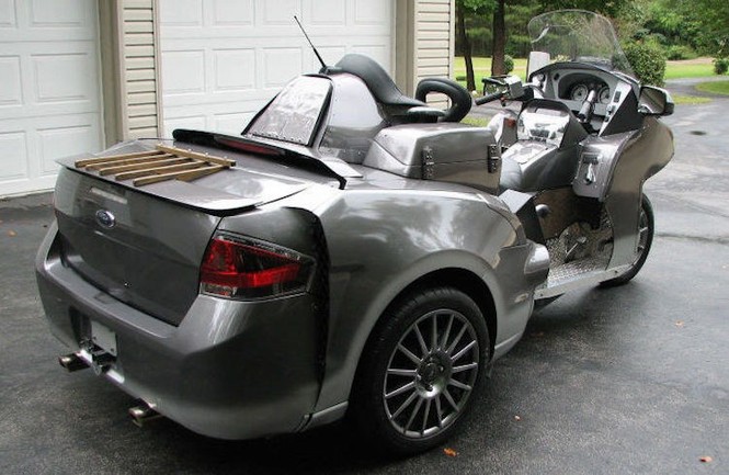 Siêu môtô 3 bánh 'lai' giữa Ford Focus và Honda Goldwing - ảnh 11