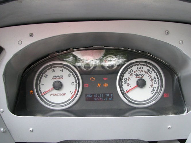 Siêu môtô 3 bánh 'lai' giữa Ford Focus và Honda Goldwing - ảnh 3