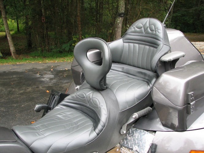 Siêu môtô 3 bánh 'lai' giữa Ford Focus và Honda Goldwing - ảnh 5