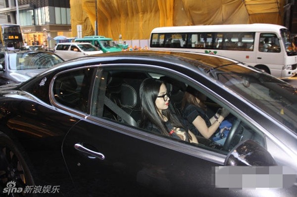 Angelababy ngượng ngùng khoe nhẫn cưới 20 tỷ đồng - ảnh 4