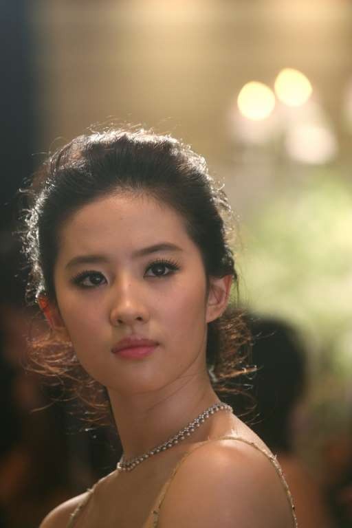 Angelababy dẫn đầu top 30 nhan sắc đẹp nhất làng giải trí châu Á - ảnh 16