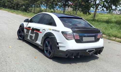 Thợ Việt độ Chevrolet Cruze theo phóng cách chiến binh robot - ảnh 3