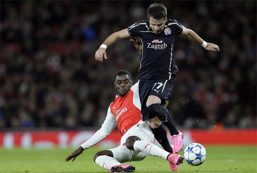 Ozil và Sanchez thắp lại hy vọng cho Arsenal - ảnh 1