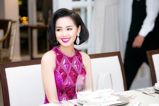 Giai nhân Hạ Vi khoe nhan sắc với váy xuyên thấu - ảnh 4