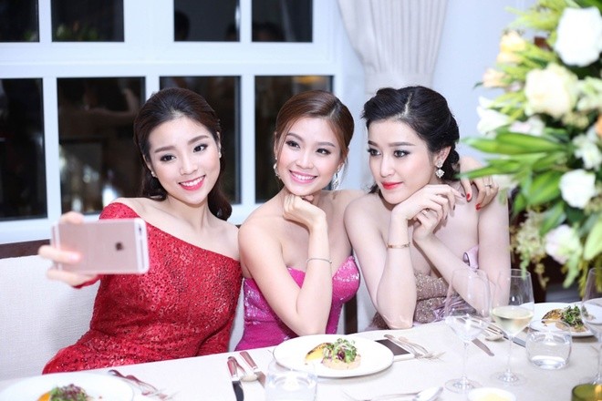 Giai nhân Hạ Vi khoe nhan sắc với váy xuyên thấu - ảnh 8