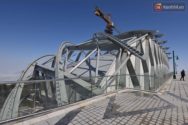 Đi cáp treo trải nghiệm cảnh sắc tuyệt đẹp trên đỉnh Fansipan - ảnh 4