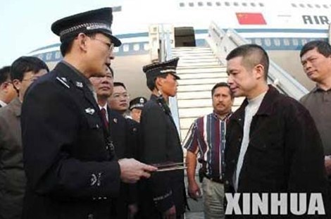 Cuộc sống thiên đường và nhục nhã của quan tham đào tẩu - ảnh 1