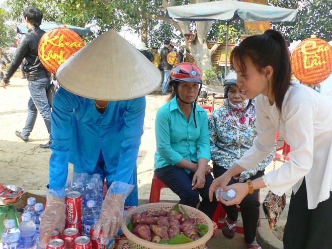 Phố cổ Hội An rộn ràng hội nghề - ảnh 2