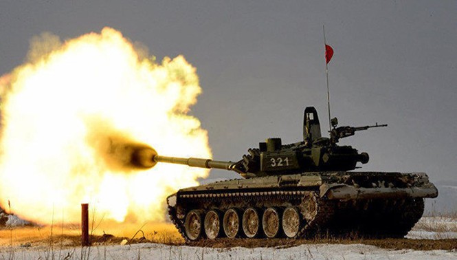 Mục kích xe tăng T-72 nã pháo tranh hùng - ảnh 1
