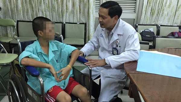 Cứu sống bé trai bị chảy máu mũi xối xả gần 2 tuần - ảnh 1