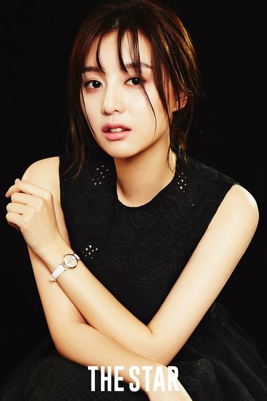 Kim Ji Won: 'Nhân vật trong Hậu duệ mặt trời trái ngược tôi' - ảnh 2